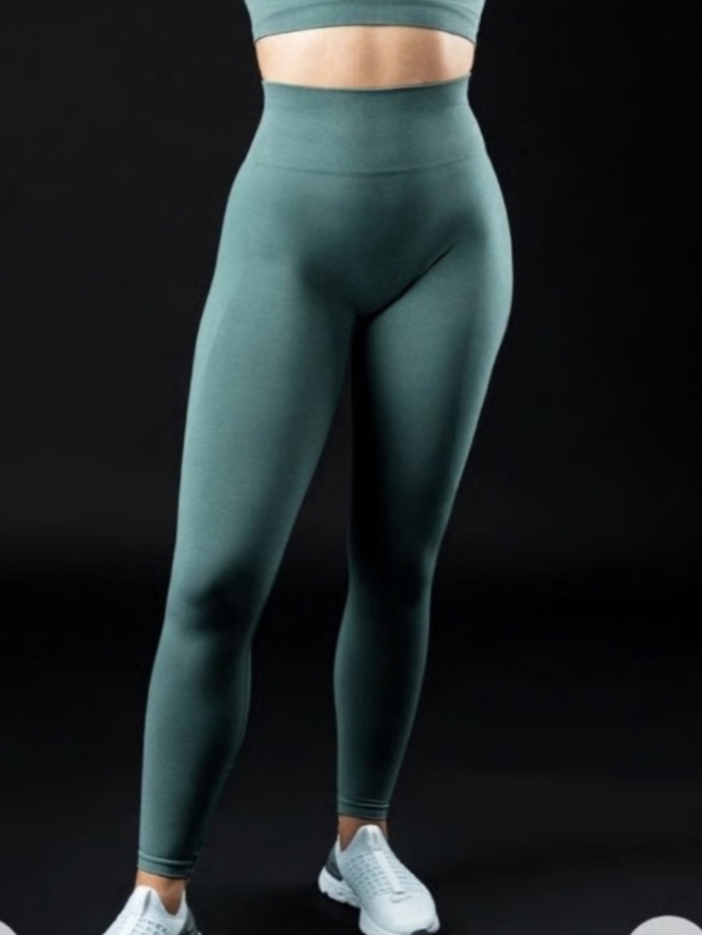 ALPHALETE Amplify Legging with Scrunch